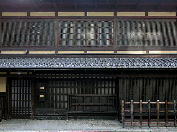 ※中止【吉田家の歳時記】雛まつりに華やぐ京町家の美と暮らし、吉田家住宅を拝見～代々伝わる雛飾り、洗練された生活工芸品、節句の京生菓子をいただく～