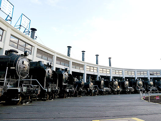 【京都鉄道博物館】学芸員とめぐる鉄道の世界、非公開の収蔵庫・車両内部を拝見～動く蒸気機関車！夢の超特急！日本最大の扇形車庫、驚きの鉄道技術をたどる～