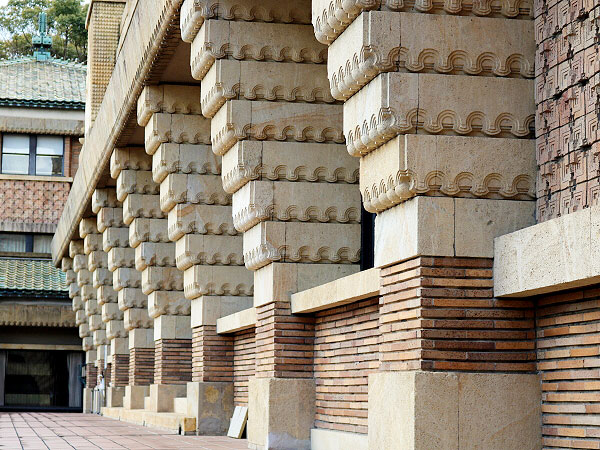 【旧甲子園ホテル】エキゾチックな戦前最高級ホテル！ライト式建築を堪能せよ～凝りに凝った意匠、美しすぎる泰山タイル、阪神間モダニズムの最高傑作～