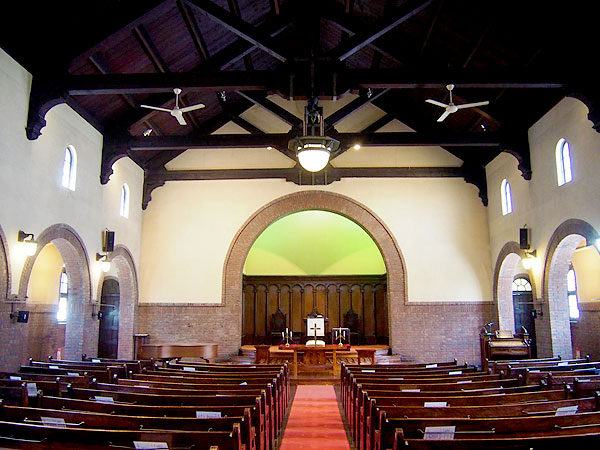 【西船場】レトロ建築巡り！ヴォーリズの大阪教会と、江戸堀コダマビルを特別拝見～荘厳なパイプオルガン響く礼拝堂、東洋のヴェニスが生んだ近代建築を訪ねて～