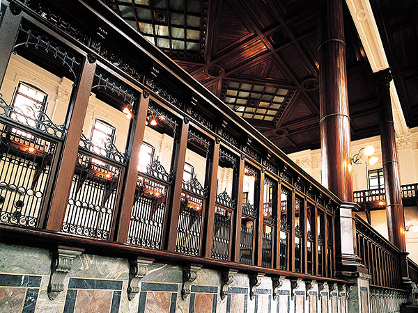 【文博】学芸員と旧日本銀行じっくり拝見！通常非公開の2階や金庫棟まで～巨匠・辰野金吾が手掛けた明治の傑作、三条通の近代建築をめぐる～