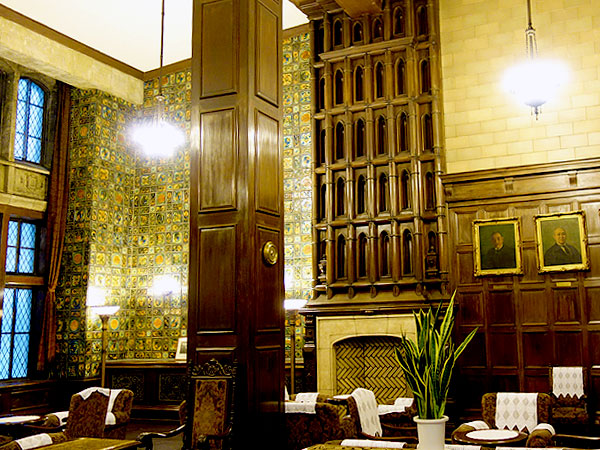 【まいまい大学】一から学ぶ近代建築、激動の西洋化・ダイナミックな変遷を追う～世界建築史の一大画期！建築史家と、明治・大正・昭和の歴代名建築を拝見～