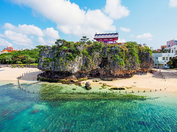 【沖縄・那覇】タモリさんを案内した研究者と、沖縄ちゃんぷるぅ満喫ツアー！～2つの那覇はどうできた！？サンゴが生んだ琉球王国の都、夜のディープ歓楽街まで～