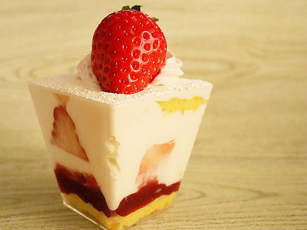 【岡崎】スイーツライターが4品厳選☆無鄰菴2階貸し切り絶品いちごショート茶会～老舗ホテル、隠れ家茶房、世界大会優勝シェフ…あゝ奥深きショートケーキの世界～