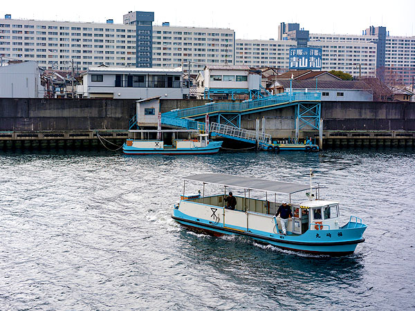 【浪速・大正・西成】社会史学者と三区境域ツアー！大阪の西ヘリ、渡し船に乗って～被差別部落、屠場跡、リトル沖縄…巨大水門から都会の秘境駅まで～