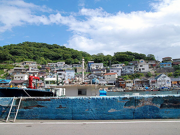 ※中止【瀬戸内・家島】いくぜ桜の家島！海と生きる、播磨灘に浮かぶ国生みの島へ～獲れたて漁港めし、原生林・天満霊樹、路地と採石の島暮らしを訪ねて～