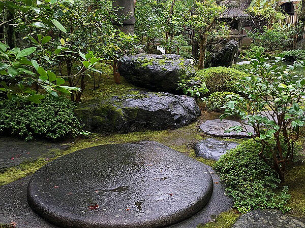 小川治兵衛】一から学ぶ植治の庭、天才庭師の革新・自然美を極めた4