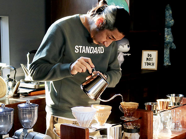 【ライブ配信】トラベリングコーヒー牧野さんの、おしゃべり珈琲教室☆～珈琲豆＆ドリッパー、選び方淹れ方レクチャー、最新珈琲屋事情まで～