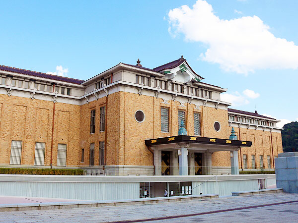 【岡崎】建築探偵とモダン京都の祝祭空間へ！時代を代表する名建築めぐり～スパニッシュに中華！？武田五一のアールヌーヴォー、戦後モダニズムまで～