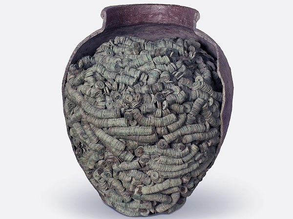 【水垂収蔵庫】圧巻の7400箱！考古学者と、埋蔵文化財の巨大収蔵庫に潜入せよ～金閣寺修羅、伏見城金箔瓦、平安時代のお墓…お宝の山に興奮が止まらない～