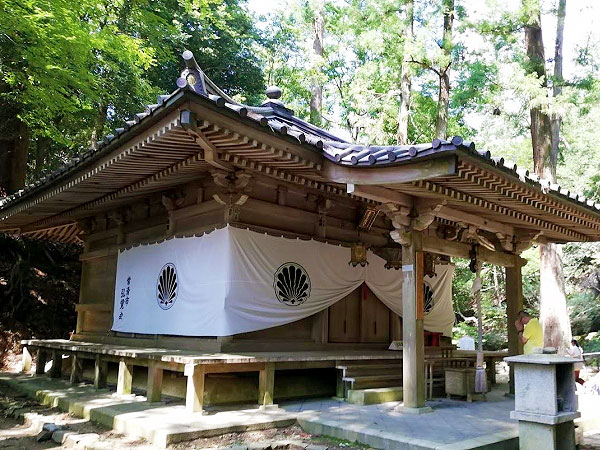 【ブラ鞍馬】魔王降臨のカギは“地質”にあり！？地理学研究会といく鞍馬山ジオヒストリー～義経の刀傷に天狗の卵！暗闇の奥に祀られた魔王尊、鞍馬寺から貴船神社まで～