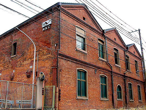 【天満・中崎町】社会史学者と訪ねる大阪の北ヘリ、スラム・墓所・被差別地域～明治の赤レンガ建築、今も残る大阪七墓、空襲で焼け残ったもう一つの大阪へ～