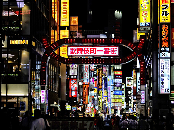 【新宿】都市史学者といく、闇市が生んだ世界屈指の巨大繁華街・新宿へ～浄水場跡に超高層ビル街！闇市を継ぐ横丁、歌舞伎町、ゴールデン街まで～