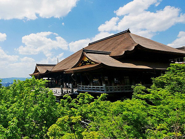 【清水寺】タモリさんを案内したガイドと、生と死が交わる清水の地へ～半世紀ぶり新たな姿の本堂へ！観音様が座す地形、断層がつくる京都の世界観～