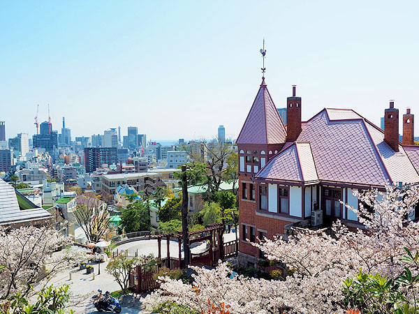 【神戸北野】タモリさんを案内した研究者と、和洋交じる異人館街へ～神戸はなぜ“ハイカラ”なのか？北野ホテルからシュウエケ邸、風見鶏の館まで～