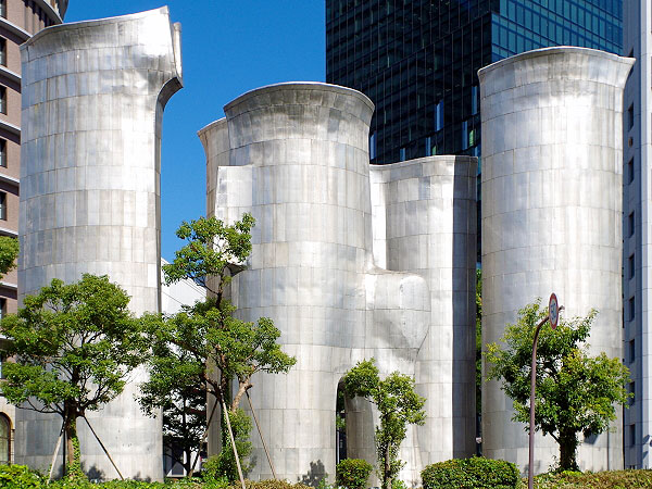 【梅田】建築史家・倉方先生といく、カオスな未来都市「梅田」建築めぐり～村野藤吾のSF吸気塔、語られざる傑作駅舎、地下迷宮からスカイビルまで～