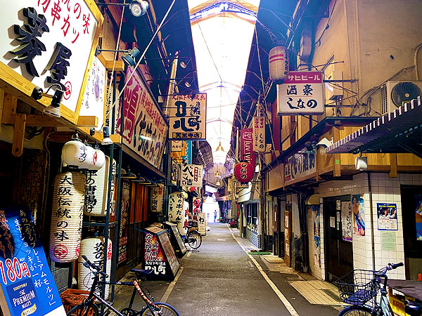 【天王寺】名物ガイドたけちゃんといく！ディープ天王寺、隠れ珍スポット10連発～奈良時代の凸凹工事跡！？ラブホ街にニセ大阪城、本物のベルリンの壁まで～