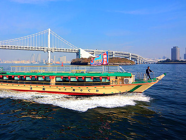 【東京湾】女将がもてなす屋形船貸切ツアー！船でしか行けない東京の絶景へ～女将が見続けた東京の最先端、巨大埠頭から名橋尽くし、船上コース料理付き～