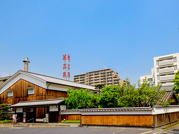 【灘】日本酒コンシェルジュとほろ酔い蔵めぐり、灘の二大酒蔵5種呑み比べ～日本一の酒どころ！白鶴VS菊正宗、蔵限定搾り酒から熟成古酒まで～