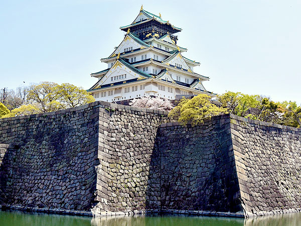 【大阪城】城専門編集者といく比類なき巨城、天下人が築いた圧巻の城塞へ～石垣技術の最高到達点、黒白交じる復興天守！？連続横矢から隠し曲輪まで～