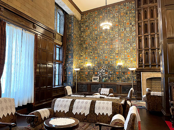 【三休橋筋】名建築連なる船場のレッドカーペット、傑作・綿業会館を特別見学～老舗理髪店、公会堂、日本最古の幼稚園…三休橋筋愛好会と巡るモダン大阪～