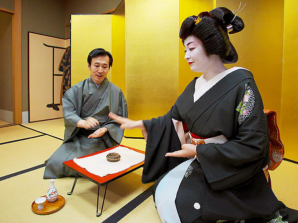 【南地花街】芸妓さんとお座敷遊び＆鱧会席、万灯祭に華やぐ道頓堀納涼会～大阪ミナミ唯一のお茶屋「たに川」、若旦那がお座敷文化をご案内～