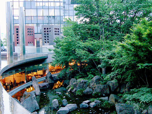 【梅田の森】庭師と大都会の森ウォッチング！植物目線で、梅田に甦る新しい森へ～うめきたから中自然の森、安藤忠雄・希望の壁、新・里山…大阪の原風景まで～