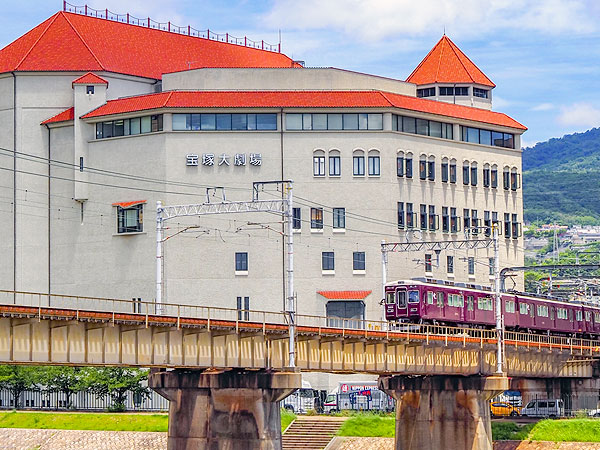 【阪急電車】宝塚線から始まった！天才起業家・小林一三ものがたり～宝塚大劇場から日本初の沿線開発、阪急誕生のまち・池田まで～