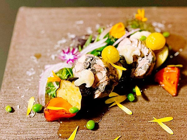 【伊藤養鶏場】養鶏界の革命児＆シェフが贈る美食会！集卵＆極上鳥料理を食べ比べ～エサの配合で卵が変わる！？プロ絶賛「東京うこっけい」コース料理を堪能せよ～