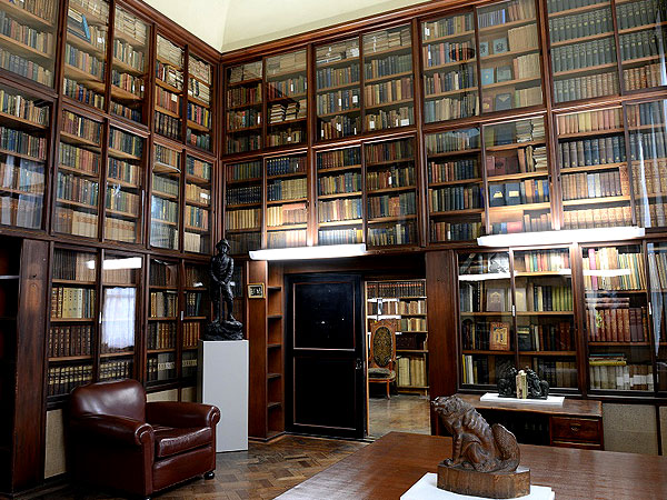 【谷根千】路地裏に潜むアートの街へ！アートテラーとに～と、大人のギャラリー巡り:～彫刻家自ら設計した邸宅＆アトリエを拝見、最新ギャラリーから下町猫アートまで～