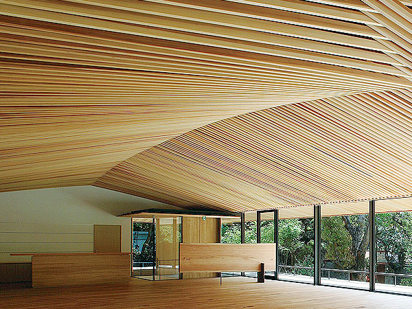 【竹中大工道具館】館長と巡る日本大工・究極の美と技の世界、非公開の茶室を拝見～これぞ竹中スピリット！博物館そのものが匠の技、宮大工の実演付き～