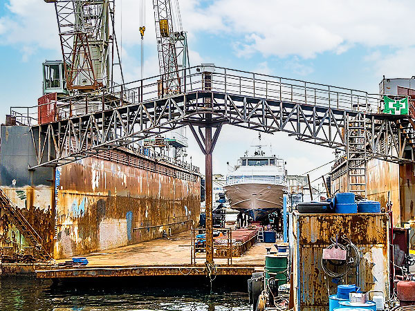 【兵庫津】産業遺産探検家といく、造船所連なる日本近代化を支えた海運の要衝へ～兵庫商人の社交場・岡方倶楽部＆時が止まった海運ビルに特別潜入～