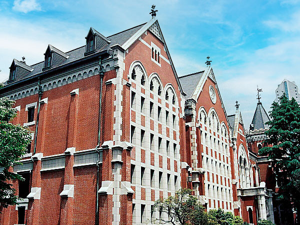 【慶應大学】都市史研究者と慶應三田キャンパスへ！傑作建築＆凸凹めぐり～三田は寺町だった！？近代建築の名作ズラリ、高台の大使館街まで～