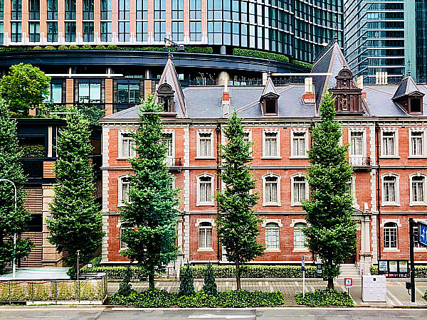 【丸の内】三菱地所設計チーフアーキテクトと名建築めぐり！非公開エリアにも潜入～三菱が築いた日本一のビジネス街へ！赤レンガの三菱一号館から有楽町まで～