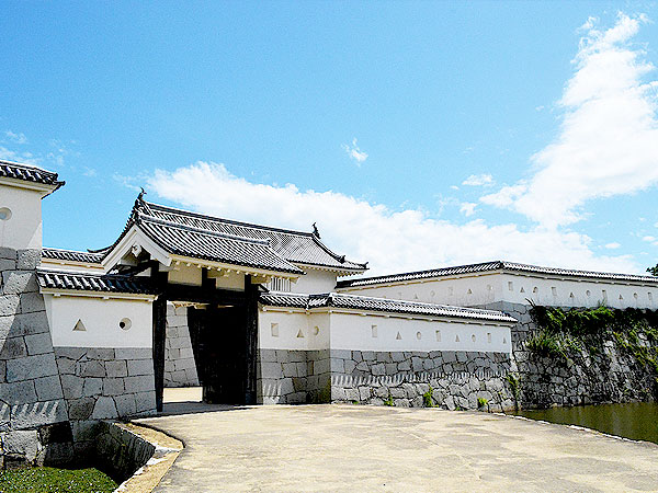 【サロン限定】藪内さんと「赤穂城」攻略ツアー！極めて珍しい変形輪郭式の名城へ～山鹿流の縄張り、城下を巡る日本三大水道、名勝・本丸大池泉まで～