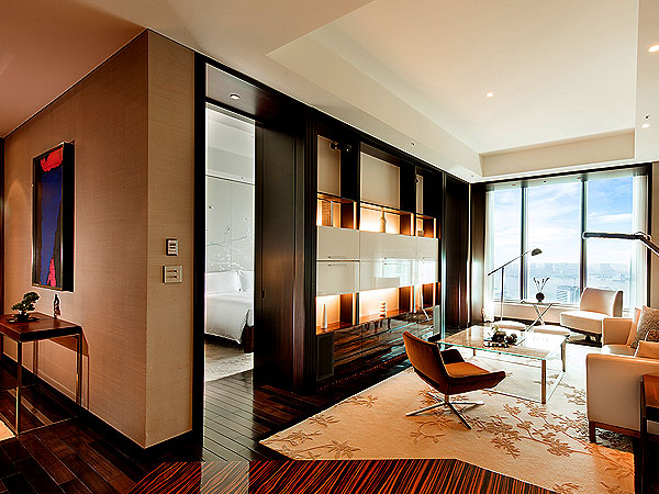 【コンラッド東京】ヒルトン最高級の五ツ星ホテルへ！天空の館内スペシャルツアー～まるで美術館！？世界的アーティスト達の競演、極上アフタヌーンティーまで～