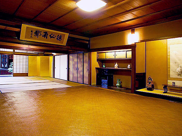 【千吉商店】京都最古の商家「千切屋一門」邸宅へ！巨大京町家を特別に拝見～大正天皇ご大典の貴賓宿所、トガ普請の書院から茶室、17代目当主がご案内～