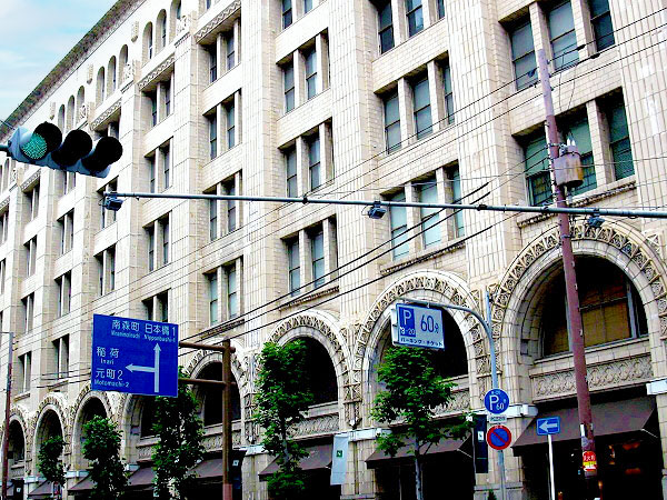 【日本橋】陸奥賢といく大阪の“南ヘリ”、日本屈指の電気街＆高島屋東別館を拝見～一大スラム街はどう変貌した！？貧民窟跡から五階百貨店、オタクの聖地まで～