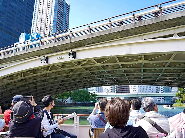 【大阪城・道頓堀】橋梁エンジニアと貸切クルーズ☆水都の名橋大解剖～パナマ運河方式の水位調整を体感！船でしか堪能できないイイ橋尽くし～
