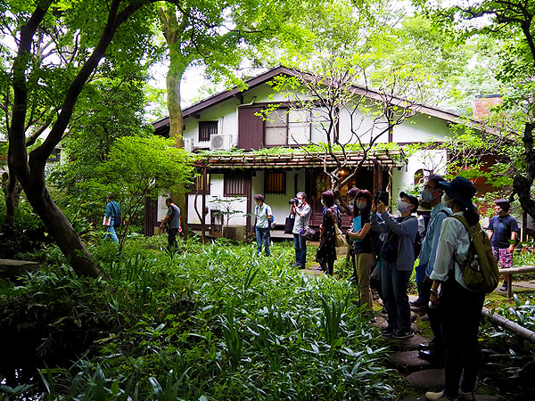 【武蔵小金井】ハケが生んだ“黄金の水”！？国分寺崖線10万年凹凸ツアー～念仏、質屋、白伝坊…スリバチ学会と、摩訶不思議な坂道めぐり～