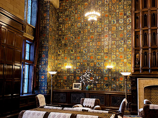 【三休橋筋】名建築連なる船場のレッドカーペット、傑作・綿業会館を特別見学～老舗理髪店、公会堂、日本最古の幼稚園…三休橋筋愛好会と巡るモダン大阪～