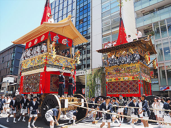 【祇園祭・山鉾巡行】「祇園祭オタク」吉村と、山鉾巡行＆花傘巡行を味わい尽くせ～この日しか見られない“動く美術館”真の姿、絢爛な山鉾が都大路をいく～