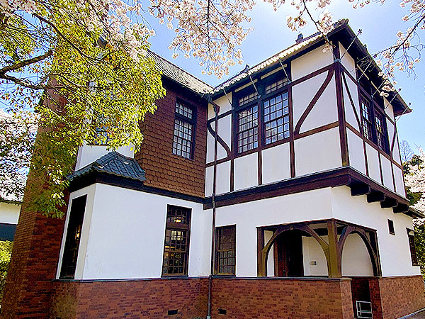 【部員限定】武田薬品の京都薬用植物園へ！旧田辺貞吉邸を拝見スペシャルツアー～園長＆建築家＆左官技師がご案内！移築された住友財閥の洋館建築～