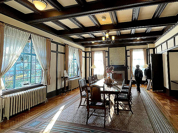 【横浜山手】港の見える丘、外国人旧居留地へ！都市史研究者と洋館＆坂道めぐり～山手と元町を行ったりきたり、高台に築かれたイギリス館＆外交官の家を拝見～