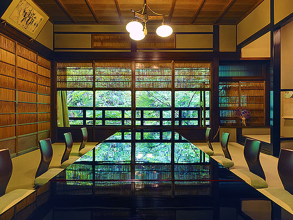 【菊乃井本店】京都を代表する名料亭へ、日本料理の真髄を五感で味わう～夏を彩る京懐石、最高の素材・技術・しつらえ…“きれい寂び”の世界～