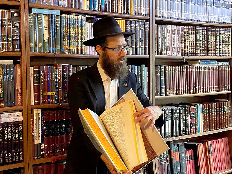 【ユダヤ教会堂】京都唯一のシナゴーグへ！ラビが案内、過越祭のセデル祝宴体験～祭礼・祭具や羊皮紙の聖書を特別に拝見、ユダヤ三千年の信仰を訪ねて～