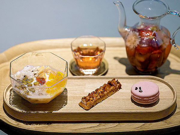 【moksa】庭園デザイナー烏賀陽さんと比叡山麓の隠れ家宿へ、紅葉の庭園＆お茶めぐり～特製デセールを重箱に詰めて、庭園で中国茶＆台湾茶、茶室でお抹茶を～