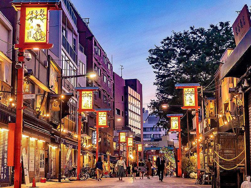 【浅草】女性落語家・三遊亭遊七と、ディープ浅草へ！“笑いの殿堂”夏休み特別落語寄席～“神仏のデパート”から歓楽街六区、日本一の盛り場、芸能のメッカを解き明かせ～