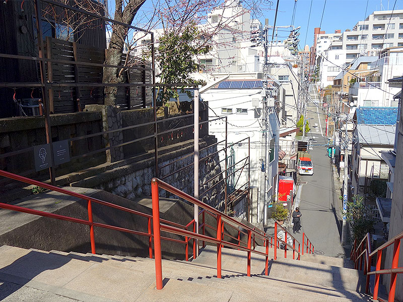 【四ツ谷】都市史研究者と、四つの谷を探し出せ！寺町・下町・坂道めぐり～いざ地形好きの聖地へ！四方が崖の旧花街、「君の名は。」の舞台まで～