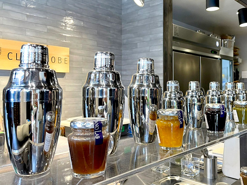 【大行寺】美食家僧侶・英月さん厳選！非公開寺院で春の極楽カフェタイム～絶品コンフィソフト×鍵善の和菓子×日本一バリスタ！桜舞う仏光寺グルメ散歩～